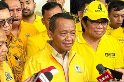 Menteri Bahlil Lahadalia merayakan Idul Fitri di Jakarta dan Papua